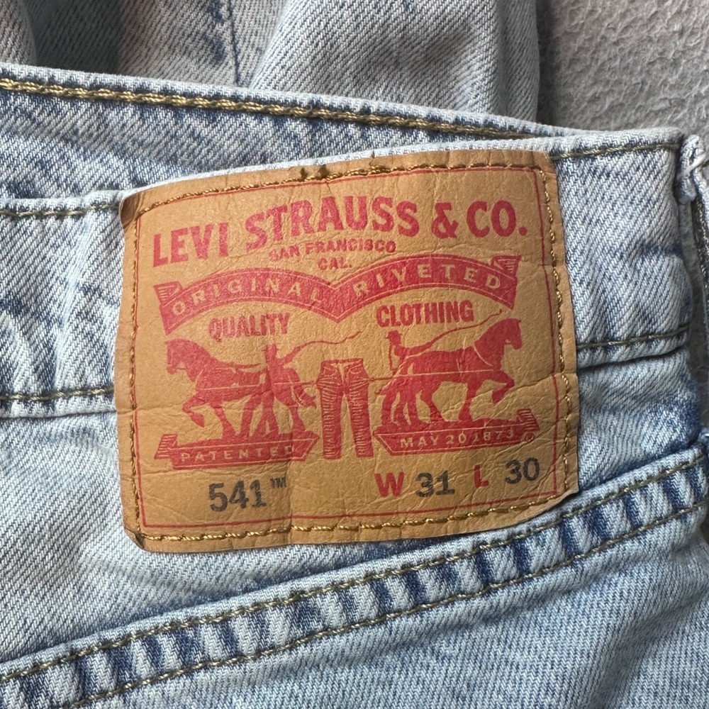 Levi's 541 Jeans Mens 31x30 (31x28) Light Wash Athletic Taper Stretch Denim - Picture 3 of 10